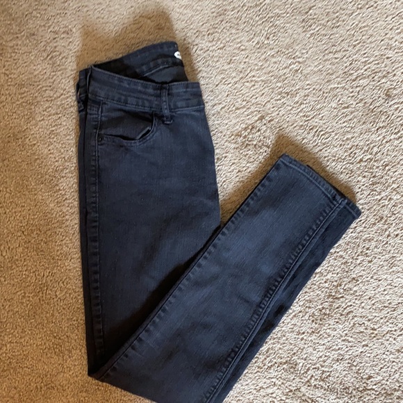 Old Navy Black Super Skinny Jeans - Picture 2 of 3